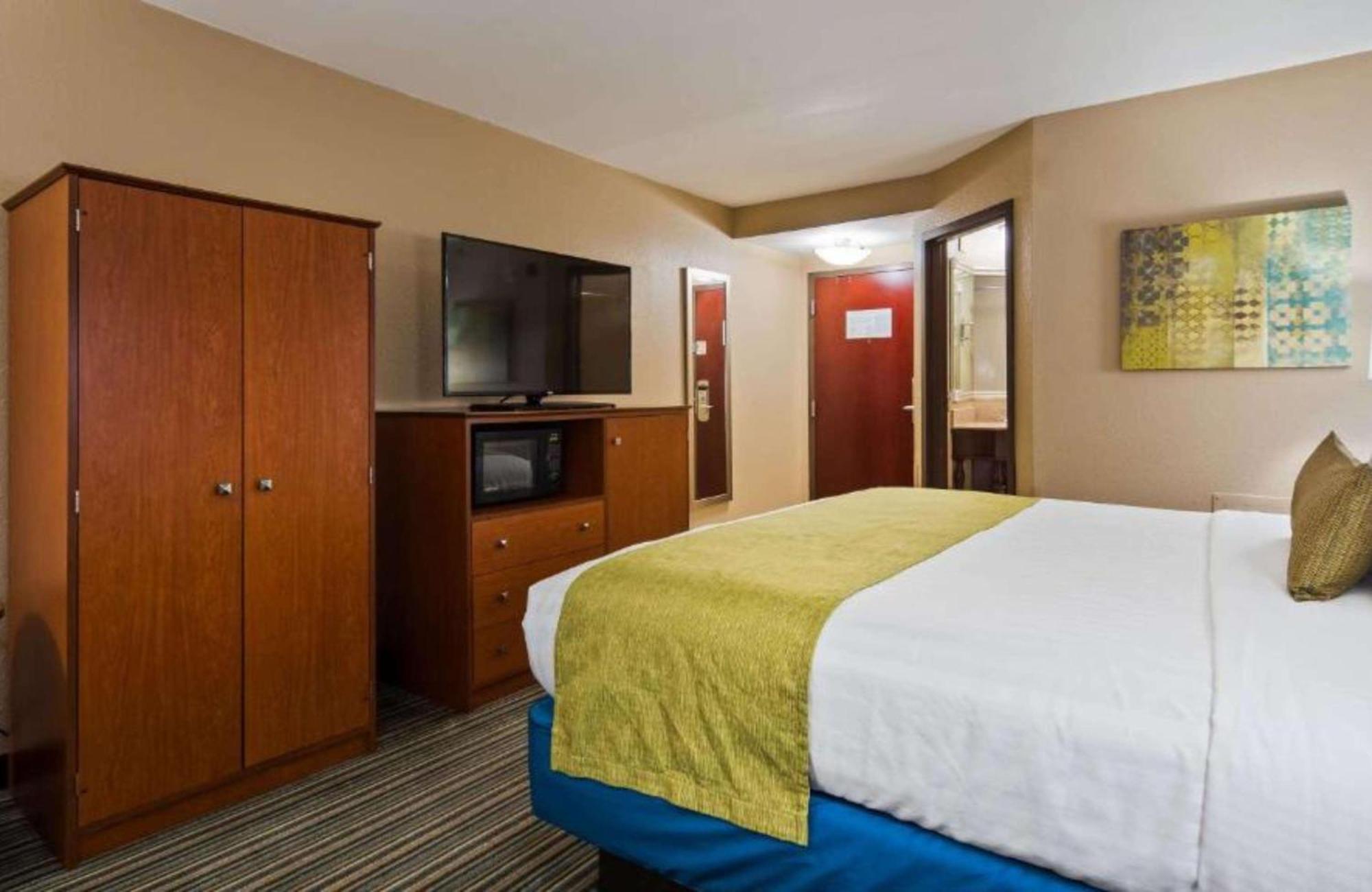 Best Western Eagles Inn Morehead Exteriör bild